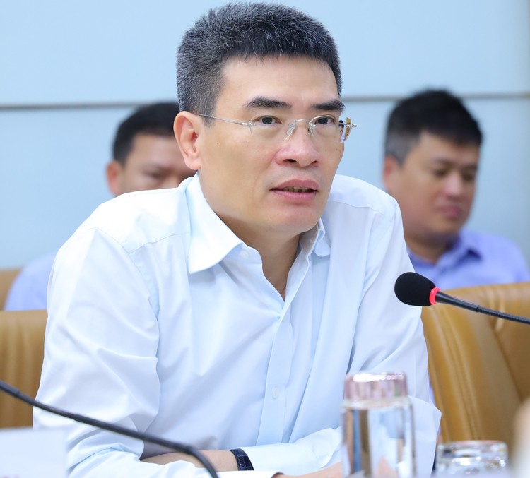 Phó Tổng giám đốc PVN Lê Xuân Huyên làm việc tại PV GAS Vũng Tàu Phó Tổng giám đốc PVN Lê Xuân Huyên làm việc tại PV GAS Vũng Tàu