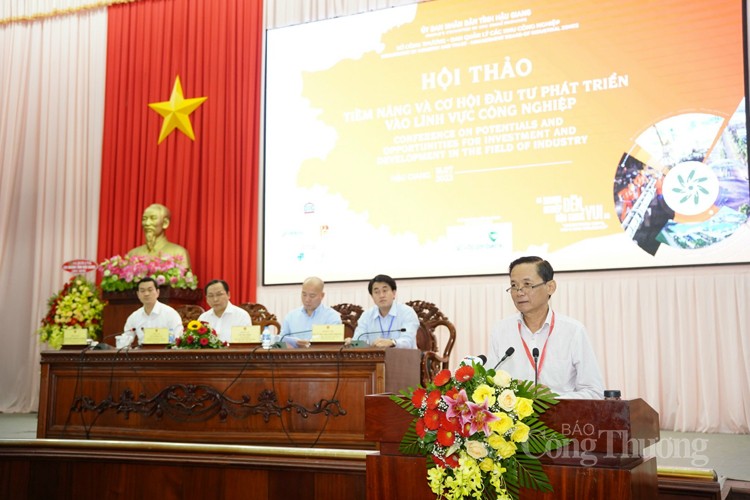 Tỉnh Hậu Giang đẩy mạnh "2 nhanh, 3 tốt" để thu hút phát triển công nghiệp Tỉnh Hậu Giang đẩy mạnh "2 nhanh, 3 tốt" để thu hút phát triển công nghiệp