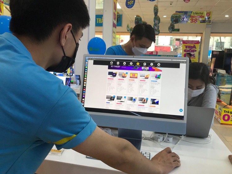 Muôn kiểu máy tính cho sinh viên vào năm học mới Muôn kiểu máy tính cho sinh viên vào năm học mới