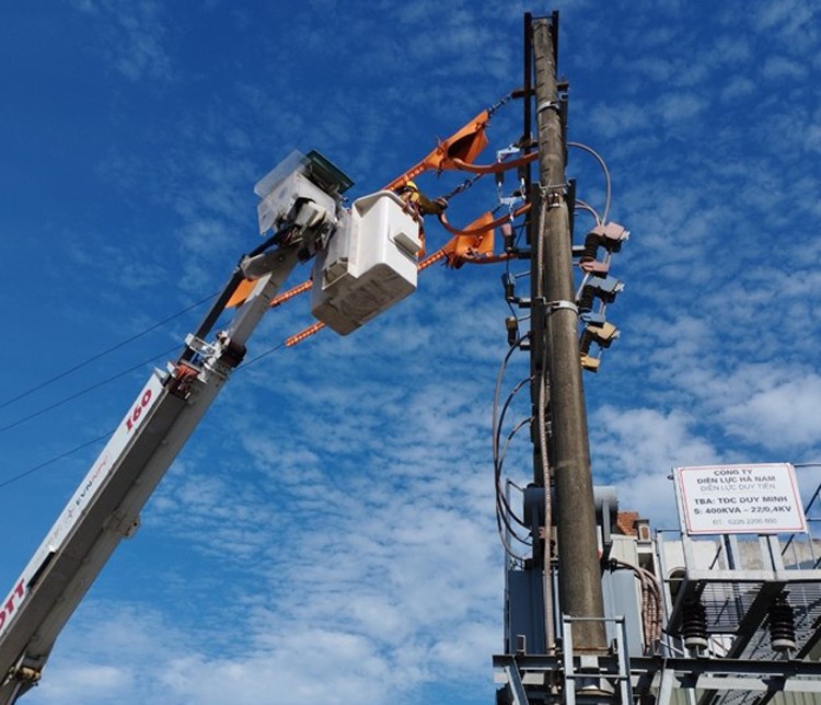 PC Hà Nam đảm bảo các biện pháp an toàn, cung cấp điện mùa mưa bão PC Hà Nam đảm bảo các biện pháp an toàn, cung cấp điện mùa mưa bão