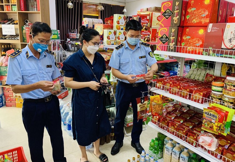 Bánh Trung thu "nóng" sớm Bánh Trung thu "nóng" sớm