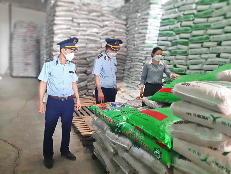 Chất lượng phân bón: Thật giả khó lường Chất lượng phân bón: Thật giả khó lường