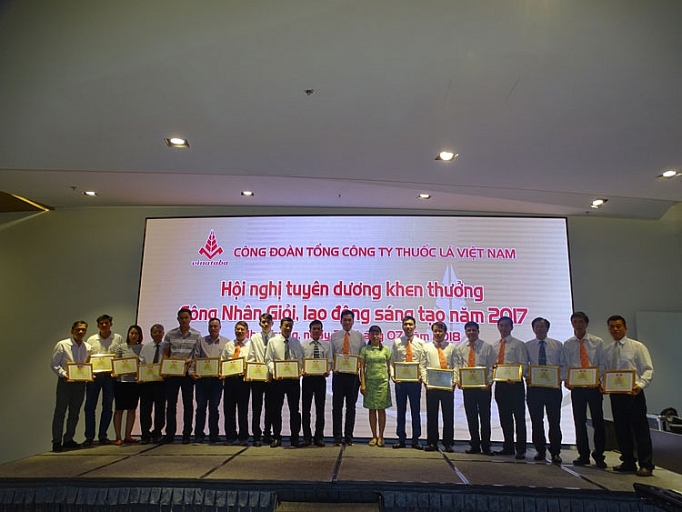 Công đoàn Vinataba: Tuyên dương lao động sáng tạo, học sinh giỏi là con CNVCLĐ cong doan vinataba tuyen duong lao dong sang tao hoc sinh gioi la con cnvcld
