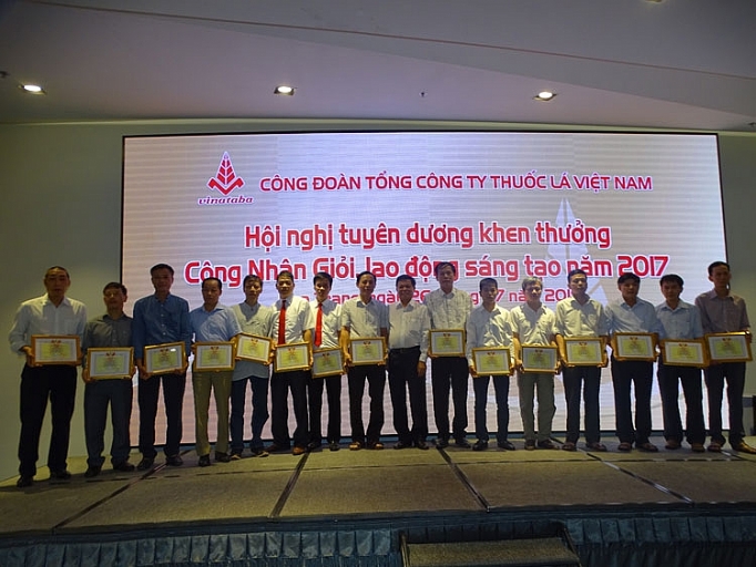 Công đoàn Vinataba: Tuyên dương lao động sáng tạo, học sinh giỏi là con CNVCLĐ cong doan vinataba tuyen duong lao dong sang tao hoc sinh gioi la con cnvcld