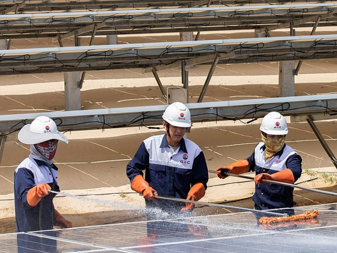 dien mat troi thap sang tuong lai nang luong viet nam