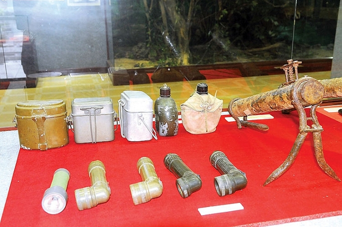 Về đất thép, thành đồng ve dat thep thanh dong