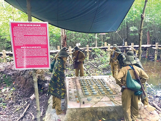 Đổi thay trên chiến khu xưa doi thay tren chien khu xua