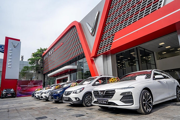 Cận cảnh showroom 3S lớn nhất Việt Nam của VinFast