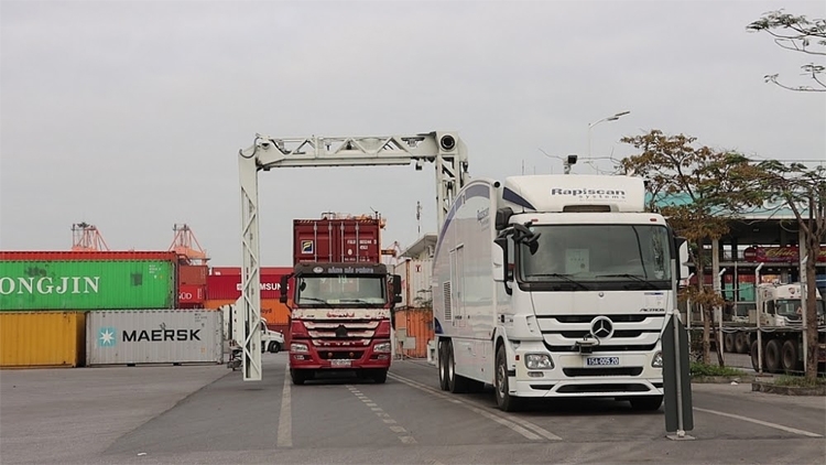 Quản lý xuất nhập khẩu: Hiệu quả nhờ kiểm tra bằng máy soi chiếu container