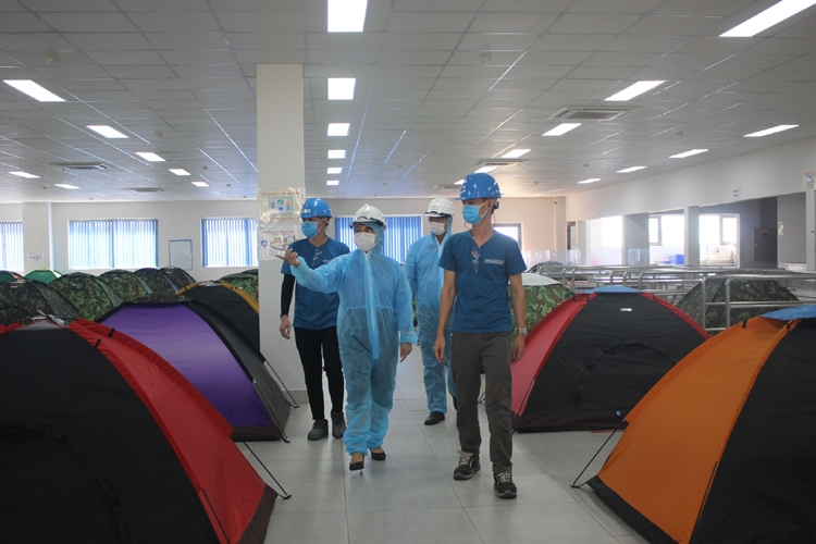 Doanh nghiệp thực hiện “3 tại chỗ”: Vừa làm, vừa lo Doanh nghiệp thực hiện “3 tại chỗ”: Vừa làm, vừa lo