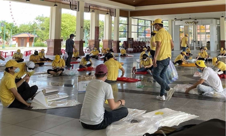 Sun Group hỗ trợ người nghèo tại Đà Nẵng 30.000 suất lương thực, thực phẩm trong thời gian giãn cách Sun Group hỗ trợ người nghèo tại Đà Nẵng 30.000 suất lương thực, thực phẩm trong thời gian giãn cách