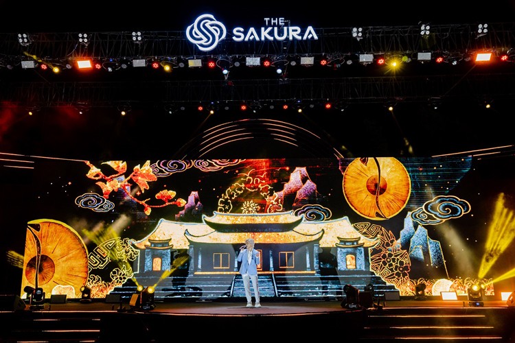“Cơn mưa quà tặng” tại sự kiện tri ân khách mua căn hộ The Sakura “Cơn mưa quà tặng” tại sự kiện tri ân khách mua căn hộ The Sakura
