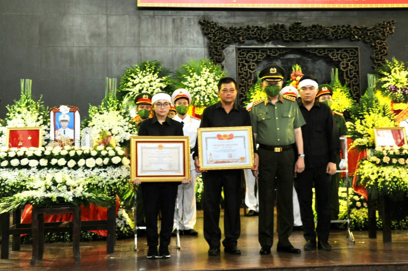 Tổ chức trọng thể Lễ tang 3 liệt sỹ Công an hy sinh khi chữa cháy -1