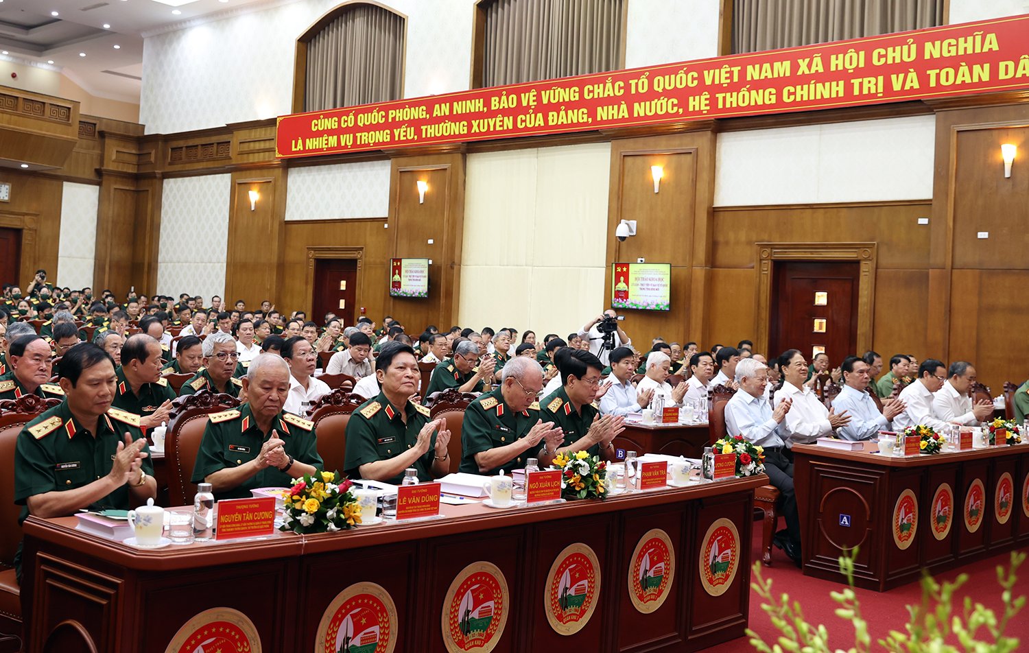 Bảo vệ Tổ quốc là tiền đề quan trọng để xây dựng và phát triển đất nước - Ảnh 3. Bảo vệ Tổ quốc là tiền đề quan trọng để xây dựng và phát triển đất nước - Ảnh 3.