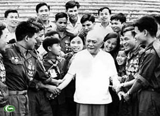 Dâng hương nhân dịp 134 năm ngày sinh Chủ tịch Tôn Đức Thắng hình ảnh 1 Dang huong nhan dip 134 nam ngay sinh Chu tich Ton Duc Thang hinh anh 1