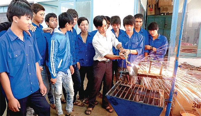 nganh co khi che tao dak lak phat trien bai ban