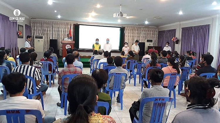 Đạm Cà Mau đồng hành cùng người nông dân Việt Nam tại Campuchia đẩy lùi Covid-19 Đạm Cà Mau đồng hành cùng người nông dân Việt Nam tại Campuchia đẩy lùi Covid 19