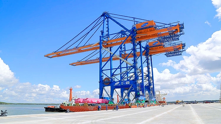 Doosan Vina tiếp tục bàn giao 2 cẩu trục STS khổng lồ cho cảng quốc tế Gemalink