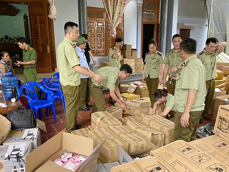 Quản lý Thị trường Hà Giang: Bắt giữ hơn 20.000 hộp mỹ phẩm không rõ nguồn gốc