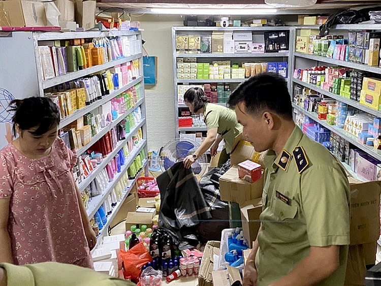 Quản lý Thị trường Hà Giang: Bắt giữ hơn 20.000 hộp mỹ phẩm không rõ nguồn gốc