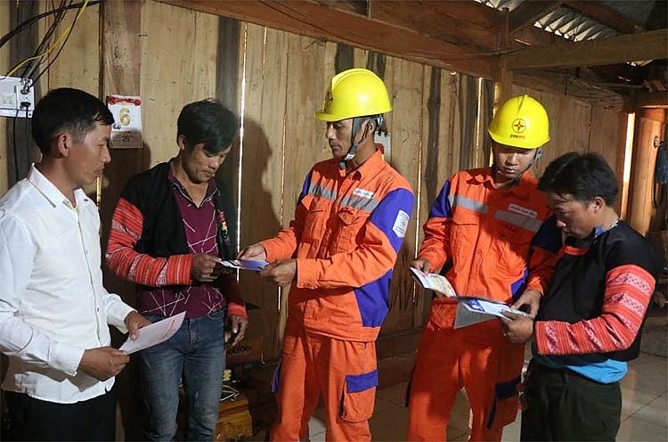 Tổng công ty Điện lực miền Bắc: “Anh cả đỏ” ngành điện Tổng công ty Điện lực miền Bắc: “Anh cả đỏ” ngành điện