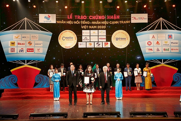 Tập đoàn BRG tiếp tục khẳng định vị thế Top 10 Nhãn hiệu nổi tiếng nhất Việt Nam Tập đoàn BRG tiếp tục khẳng định vị thế Top 10 Nhãn hiệu nổi tiếng nhất Việt Nam