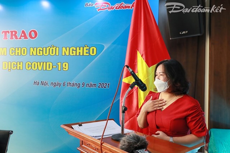 Báo Đại Đoàn Kết phát động chương trình "Cơm cho người nghèo trong đại dịch Covid-19" Báo Đại Đoàn Kết phát động chương trình "Cơm cho người nghèo trong đại dịch Covid-19"