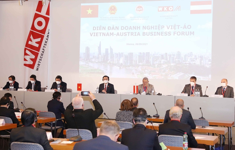 Khơi thông "cao tốc" kinh tế kết nối Việt Nam - EU Khơi thông "cao tốc" kinh tế kết nối Việt Nam - EU