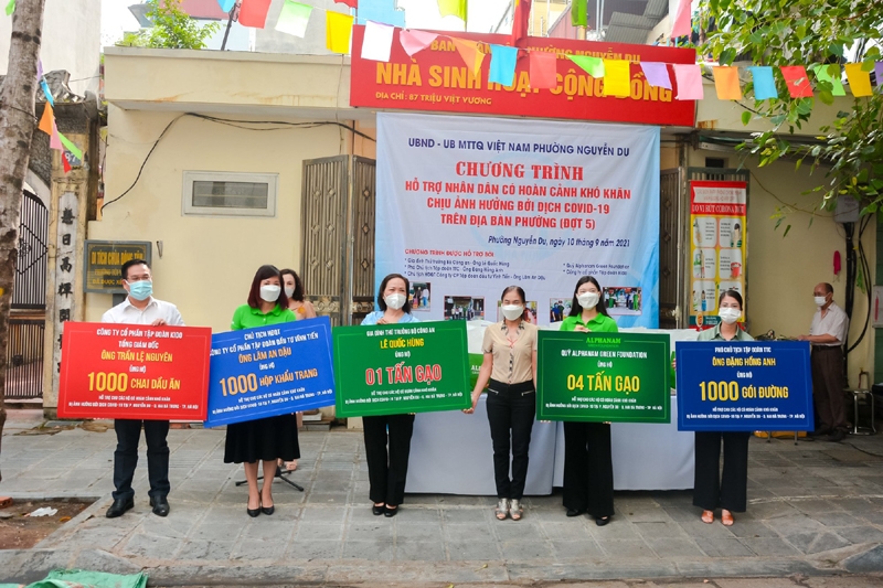 CLB Doanh nhân Sao Đỏ: Thắm tình người mùa dịch