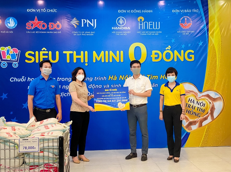 CLB Doanh nhân Sao Đỏ: Thắm tình người mùa dịch