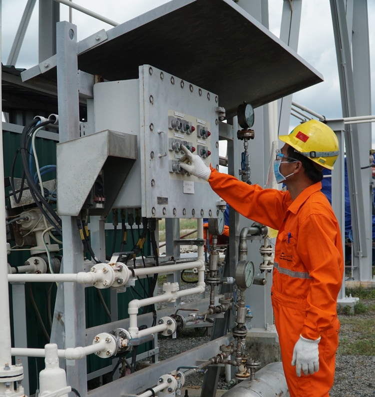 Người lao động PV GAS “đoàn kết, kỷ cương, sáng tạo, hiệu quả, quyết tâm chiến thắng đại dịch Covid -19”