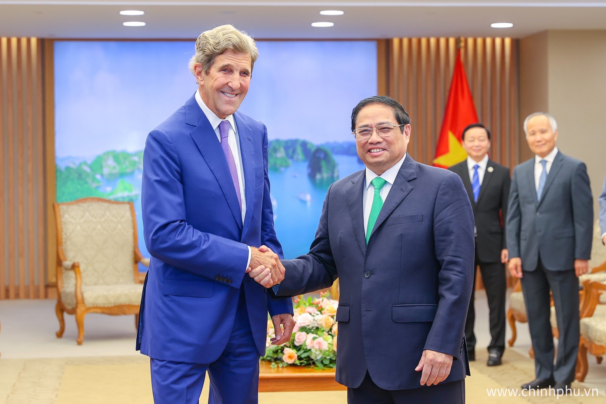 Thủ tướng Phạm Minh Chính tiếp Đặc phái viên của Tổng thống Hoa Kỳ về khí hậu John Kerry - Ảnh 1. Thủ tướng Phạm Minh Chính tiếp Đặc phái viên của Tổng thống Hoa Kỳ về khí hậu John Kerry - Ảnh 1.
