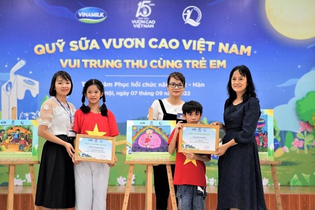 Thêm một mùa trung thu ấm áp trong hành trình 15 năm của quỹ sữa vươn cao Việt Nam ảnh 7