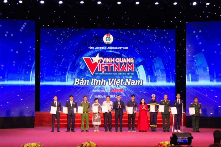 13 cá nhân và tập thể tiêu biểu khẳng định bản lĩnh Việt Nam, con người Việt Nam 13 cá nhân và tập thể tiêu biểu khẳng định bản lĩnh Việt Nam, con người Việt Nam