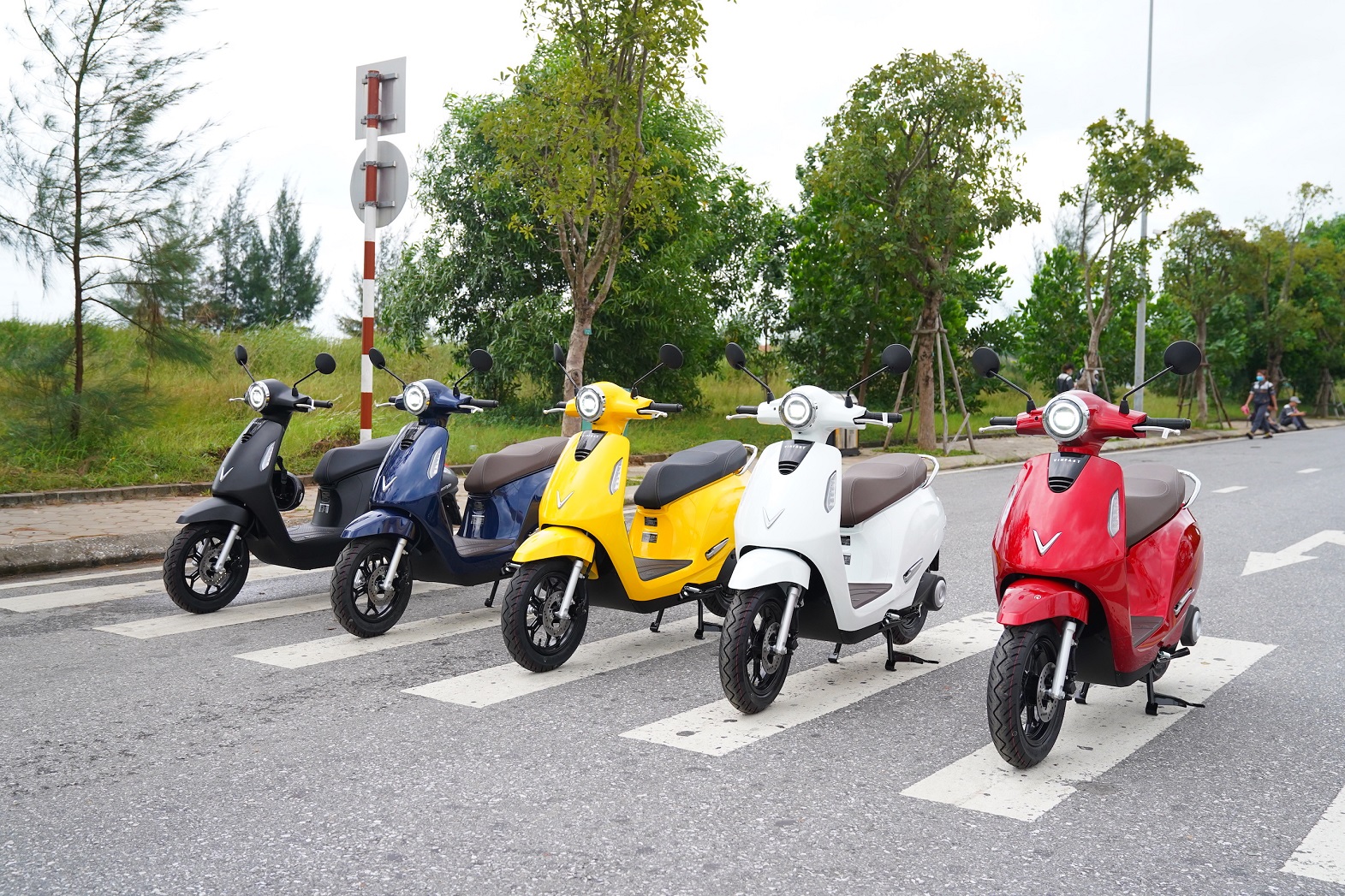 VinFast chính thức bàn giao xe máy điện Evo200 vinfast-evo200-1.JPG