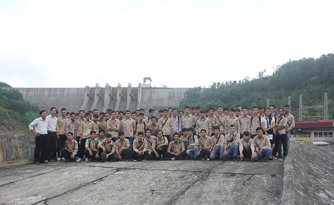 Trường cao đẳng Công nghiệp Huế: Giúp tân sinh viên tiếp cận nghề sớm truong cao dang cong nghiep hue giup tan sinh vien tiep can nghe som