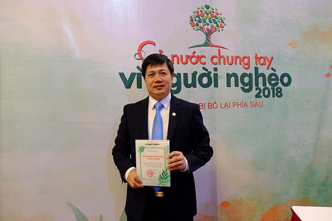 bao viet danh 42 ty dong cho cac hoat dong vi nguoi ngheo