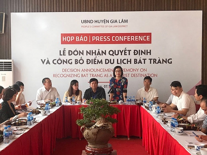 ha noi cong bo bat trang la diem du lich cua thu do