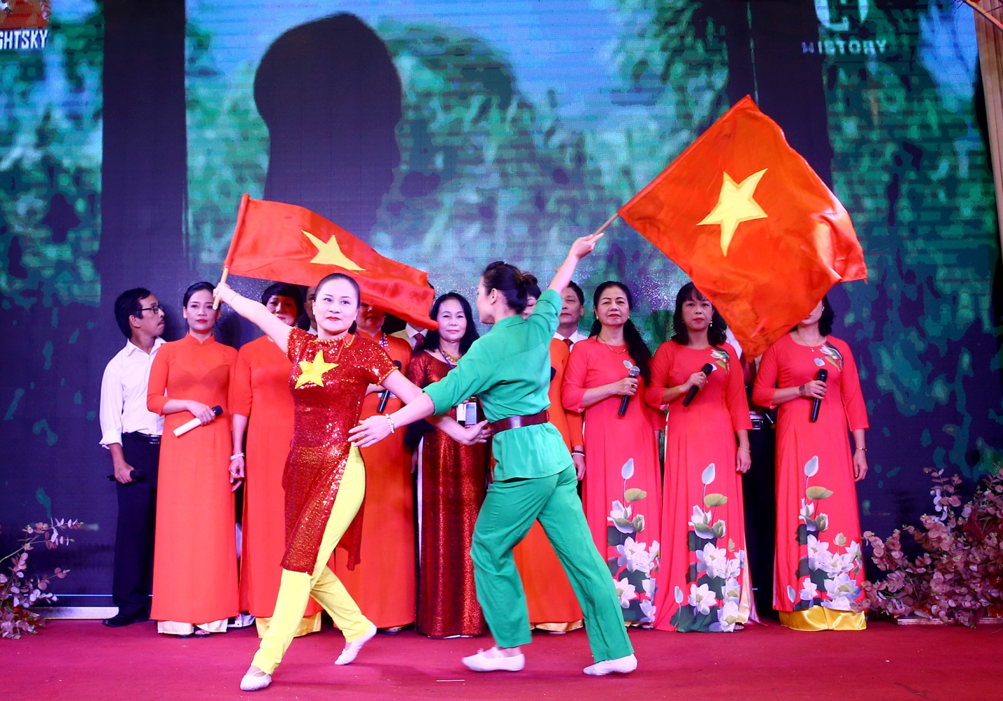 nhieu hoat dong van hoa chao mung 65 nam ngay giai phong thu do
