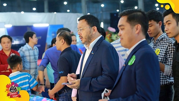 cuoc tro chuyen voi tuong lai va loi cam ket 100 nam phat trien cua tan hiep phat