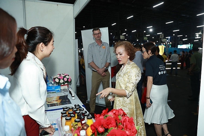 cuoc tro chuyen voi tuong lai va loi cam ket 100 nam phat trien cua tan hiep phat