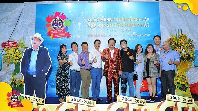 cuoc tro chuyen voi tuong lai va loi cam ket 100 nam phat trien cua tan hiep phat