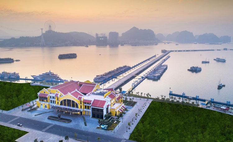 Việc Sun Group đầu tư vào hạ tầng giao thông cũng góp phần đưa Quảng Ninh trở thành trung tâm du lịch quốc tế (Ảnh: Cảng tàu khách quốc tế Hạ Long) 0742-nganh-2