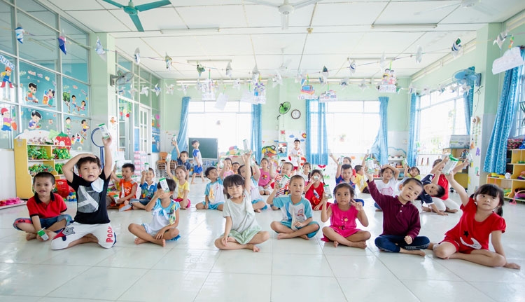 Từ tháng 11/2019, gần 70.000 học sinh mầm non và tiểu học công lập của tỉnh Vĩnh Long sẽ chính thức được thụ hưởng chương trình Sữa học đường 4917-sua-hoc-duong-2