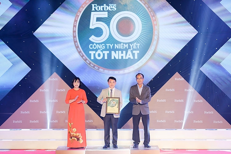 PCC1 được vinh danh tại Lễ trao giải 50 công ty niêm yết tốt nhất Việt Nam