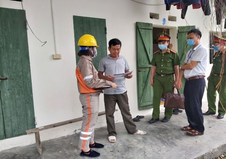 PC Hà Nam tuyên truyền bảo vệ hành lang an toàn lưới điện và sử dụng điện an toàn trong nhân dân PC Hà Nam tuyên truyền bảo vệ hành lang an toàn lưới điện và sử dụng điện an toàn trong nhân dân