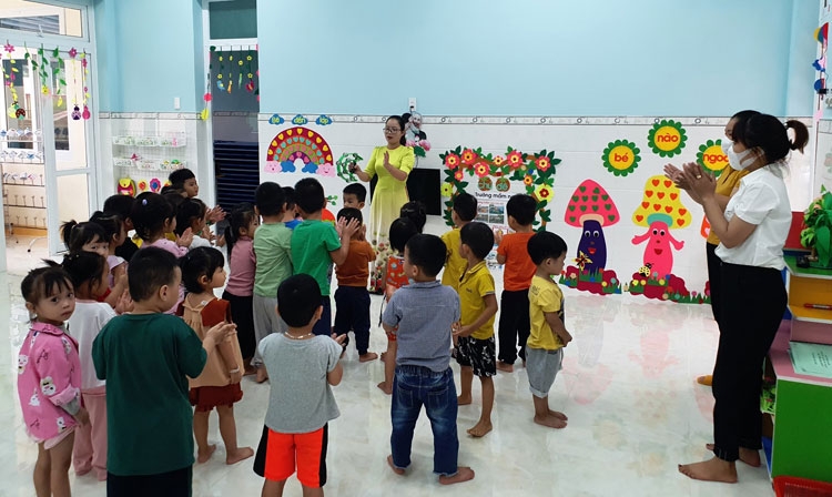 BSR tổ chức nghiệm thu, bàn giao đưa vào sử dụng Trường Mầm non Hoa Sen (Quảng Ngãi) BSR tổ chức nghiệm thu, bàn giao đưa vào sử dụng Trường Mầm non Hoa Sen (Quảng Ngãi)