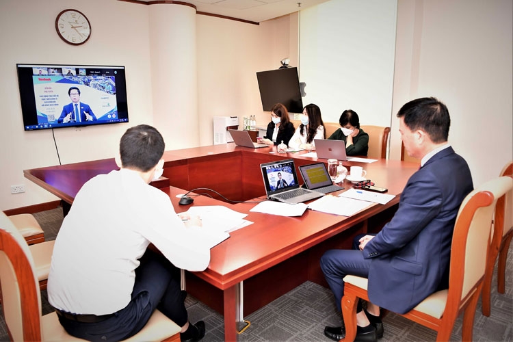 Vietcombank đồng hành cùng Diễn đàn “Chủ động phục hồi và phát triển kinh tế, thích ứng với bối cảnh dịch bệnh” Vietcombank đồng hành cùng Diễn đàn “Chủ động phục hồi và phát triển kinh tế, thích ứng với bối cảnh dịch bệnh”