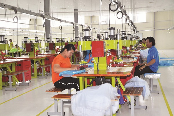 xuat khau san pham nhua tang toc