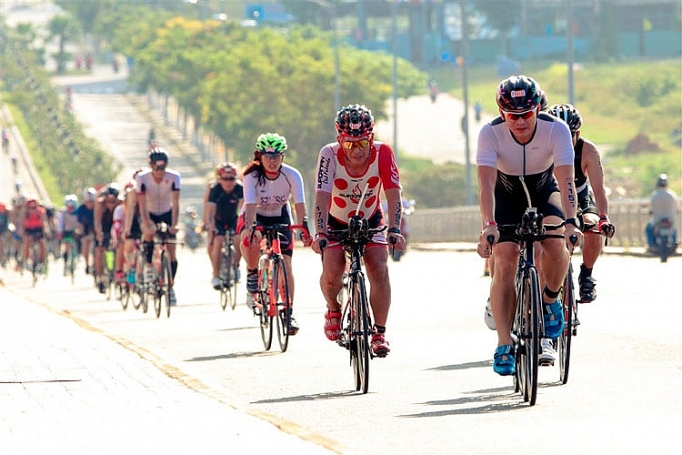 Những tên tuổi nổi tiếng phía sau các công trình du lịch của Đà Nẵng nhung ten tuoi noi tieng phia sau cac cong trinh du lich cua da nang